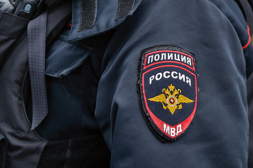 Полиция изъяла 56 пакетов с наркотиками у драгдилеров из Южного Медведкова
