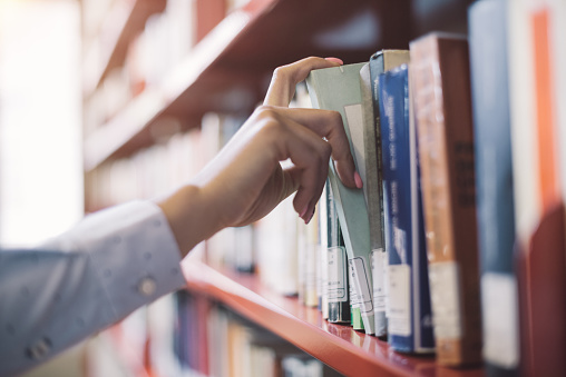 В библиотеке на Полярной читателям раздадут списанные книги